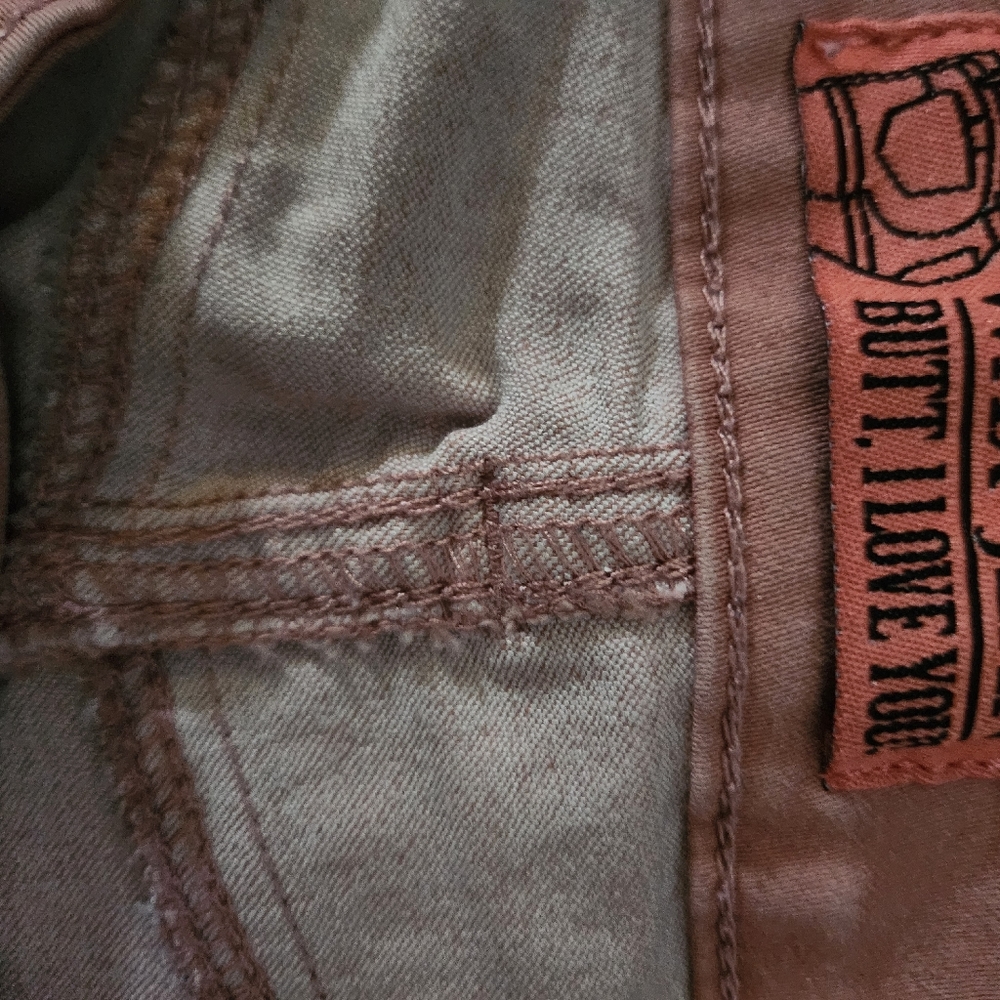 Pink shorts - Picture 3 of 3